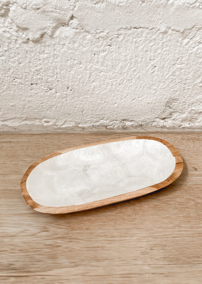 Houten serveerschaal met Capiz schelp
