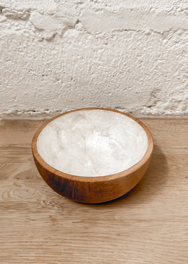 Houten kom met Capiz schelp