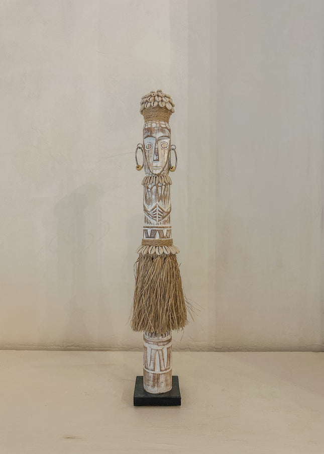 Houten Beeld Vrouw Sari – 53 cm – Indonesië