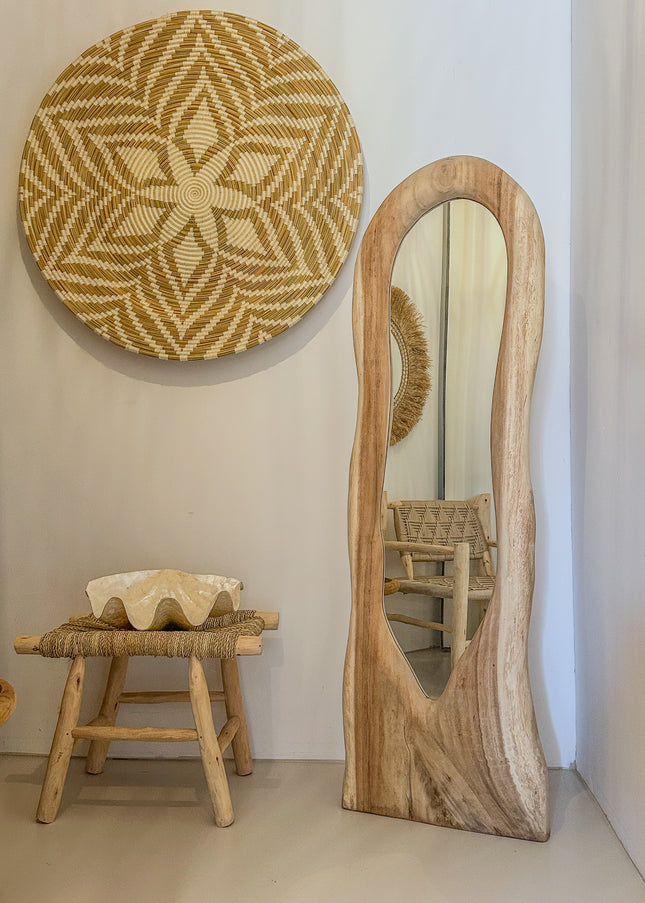 Suar Wave – Staande Spiegel / Passpiegel van Suar Hout