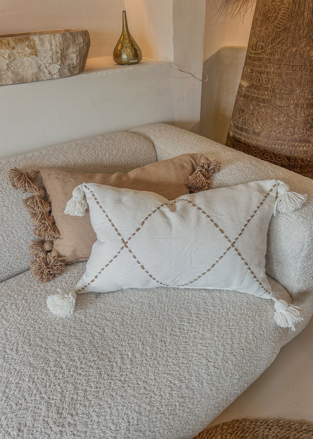 Katoenen kussenhoes met pompons – Wit met camel – 60x40 cm