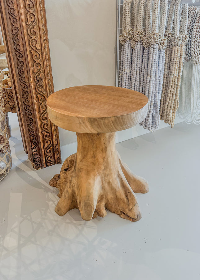 Teak Houten Kruk met Boomwortel Basis – Handgemaakt – 45 cm Hoog – Zitvlak Ø 35 cm