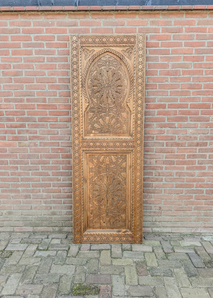 Handgemaakte Marokkaanse Paneeldeur – 200x70 cm – Decoratief Houtsnijwerk uit Marokko