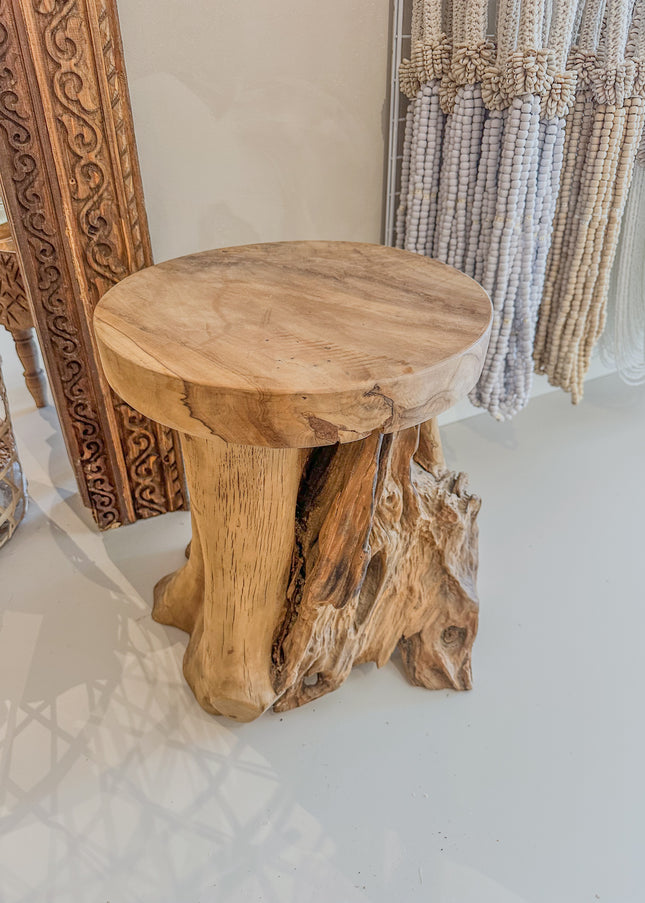 Teak Houten Kruk met Boomwortel Basis – Handgemaakt – 45 cm Hoog – Zitvlak Ø 35 cm