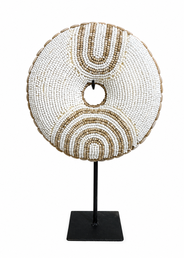 Ornament Nusa Wave on Stand – White Natural 25cm