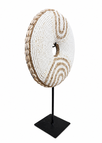Ornament Nusa Wave on Stand – White Natural 25cm