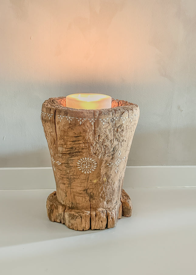 Teak hout kaarsenhouder of decoratie – boomstam met schelpinleg | nr5