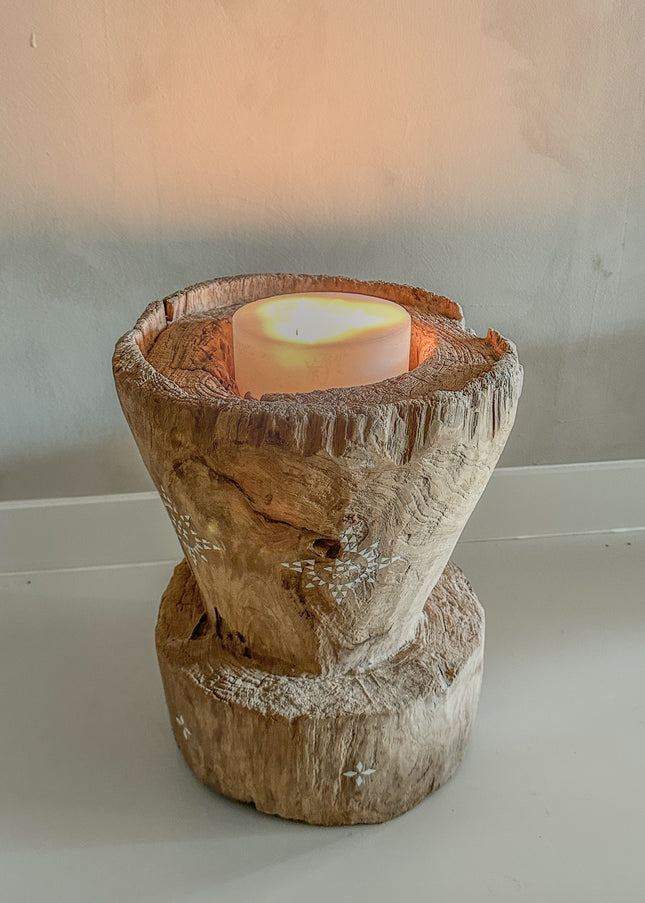 Teak hout kaarsenhouder of decoratie – boomstam met schelpinleg | nr6