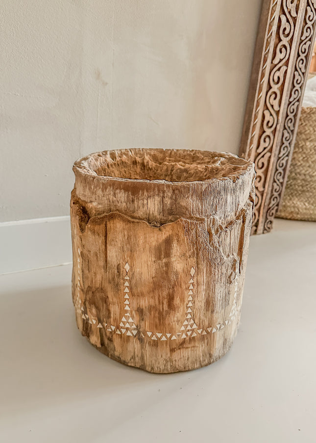 Teak hout kaarsenhouder of decoratie – boomstam met schelpinleg | nr9
