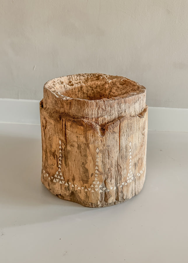 Teak hout kaarsenhouder of decoratie – boomstam met schelpinleg | nr9