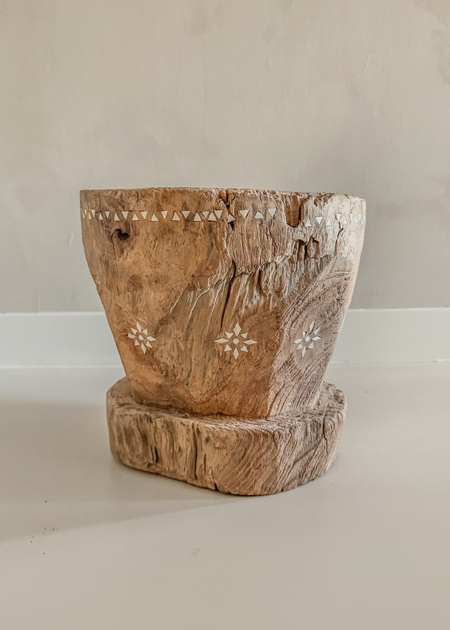 Teak hout kaarsenhouder of decoratie – boomstam met schelpinleg | nr10