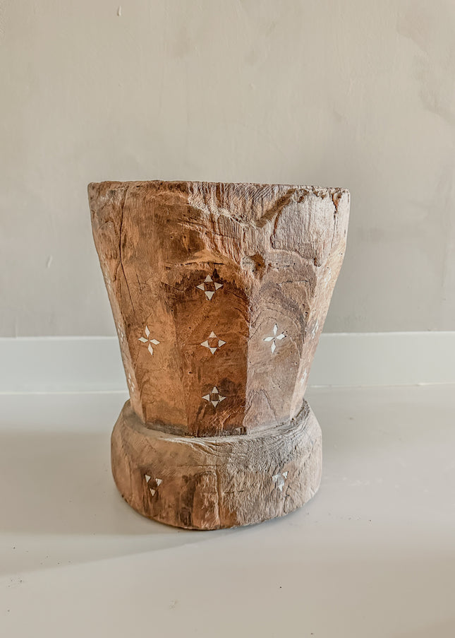 Teak hout kaarsenhouder of decoratie – boomstam met schelpinleg | nr11