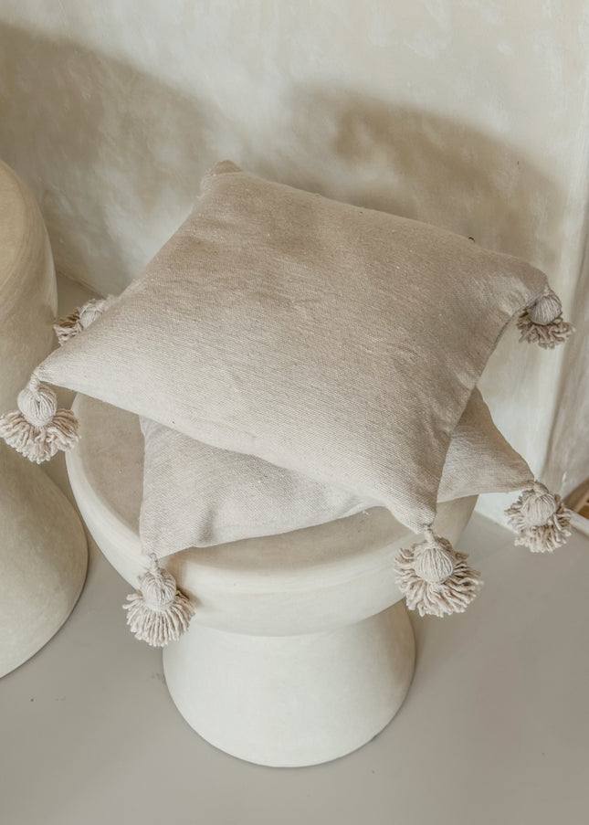 Pompom kussenhoes | Zandkleur 35x35cm