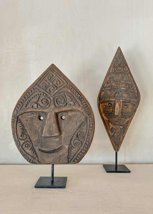 Toka Mask – Hout op Standaard
