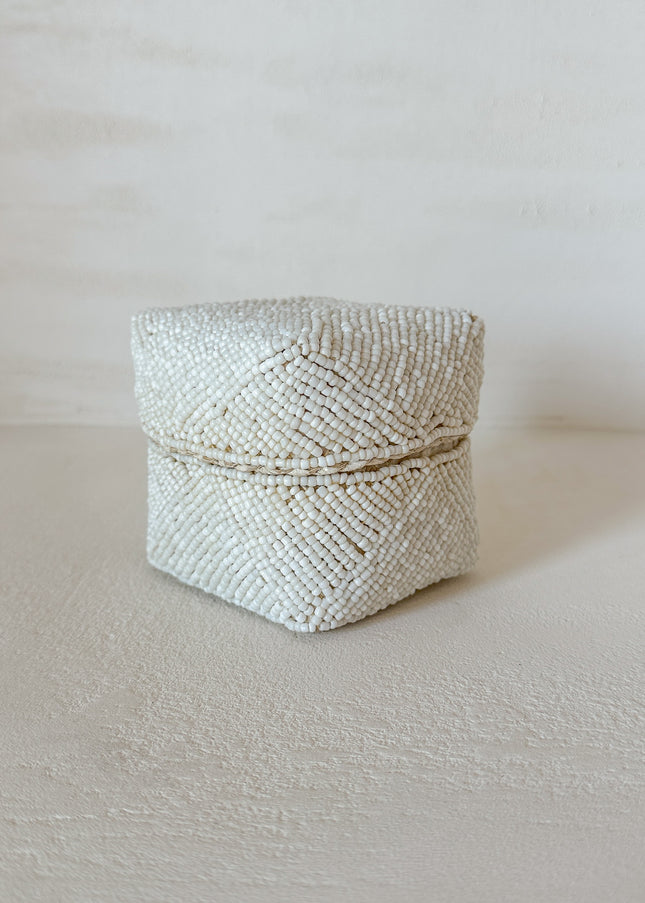 Wit kralendoosje – Sari