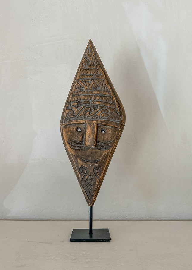 Toka Mask – Hout op Standaard