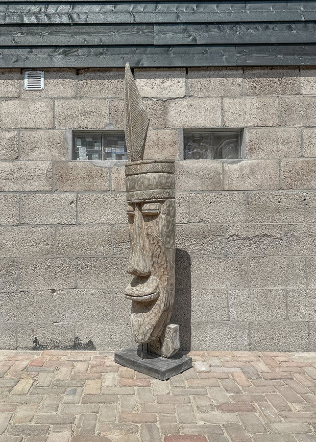 Houten beeld - Tiki Agung
