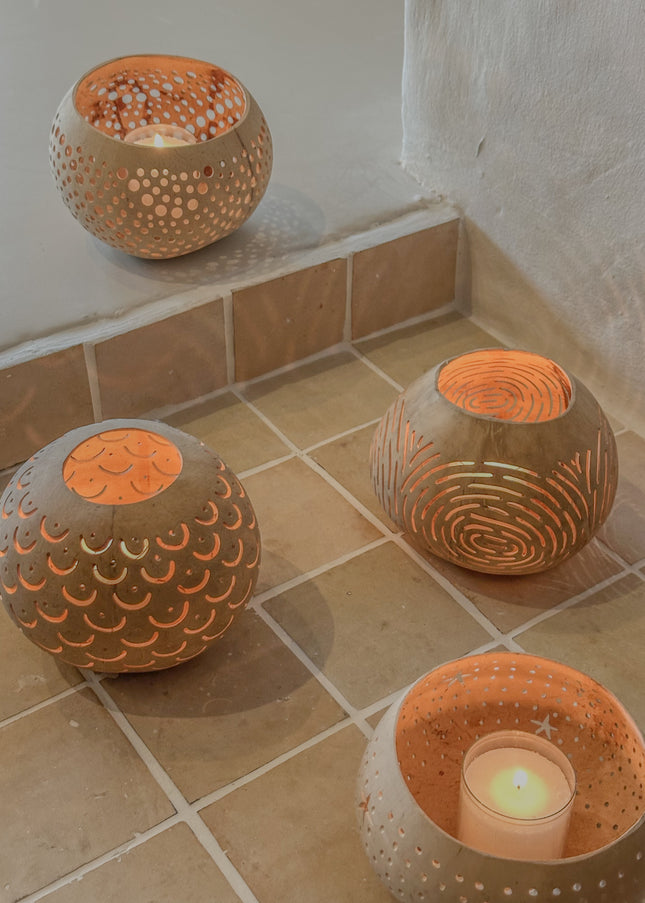 Coco Glow – Handgesneden kokosnoot waxinelichthouder