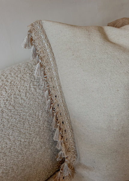 Kussenhoes Champagne Fringe – katoen met sierlijke franjes (50×50 cm)