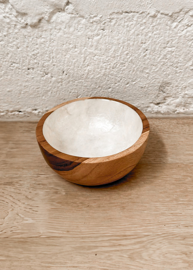 Houten kom met Capiz schelp